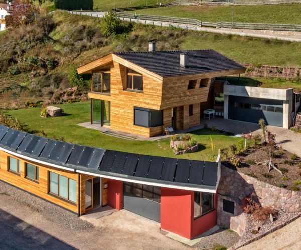 Betriebsgebäude mit Dienstwohnung in Jenesien