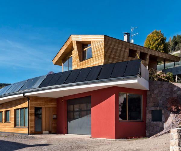 Betriebsgebäude mit Dienstwohnung in Jenesien