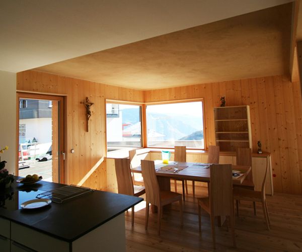 Betriebsgebäude mit Dienstwohnung in Jenesien