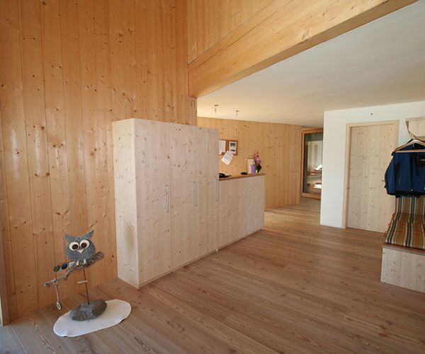 Betriebsgebäude mit Dienstwohnung in Jenesien