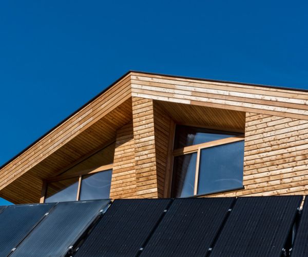 Betriebsgebäude mit Dienstwohnung in Jenesien