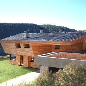 Betriebsgebäude mit Dienstwohnung in Jenesien